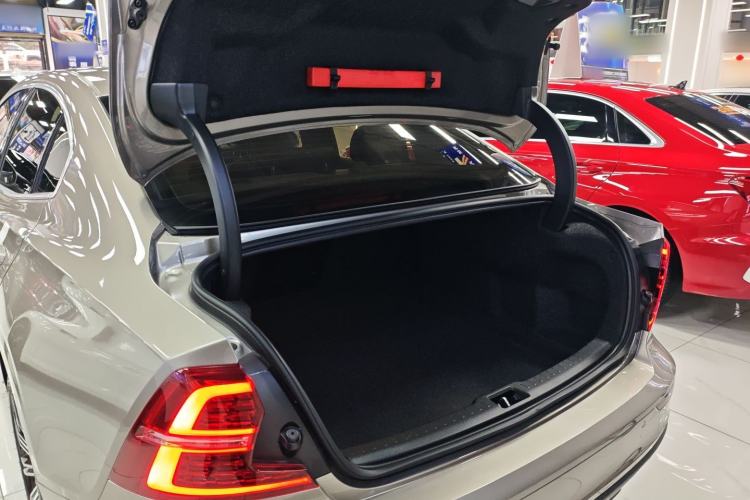 Used Volvo S60 2021 T4 Zhiyuan Luxury Edition