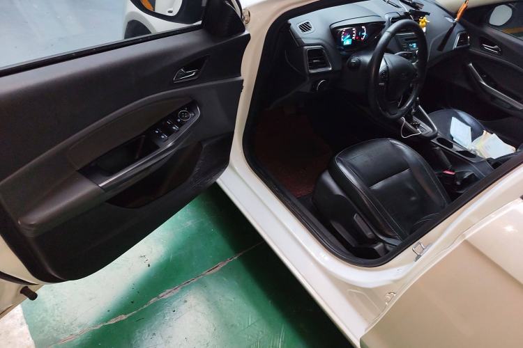 Used Ford Escort 2015 1.5L Automatic Fashion Model
