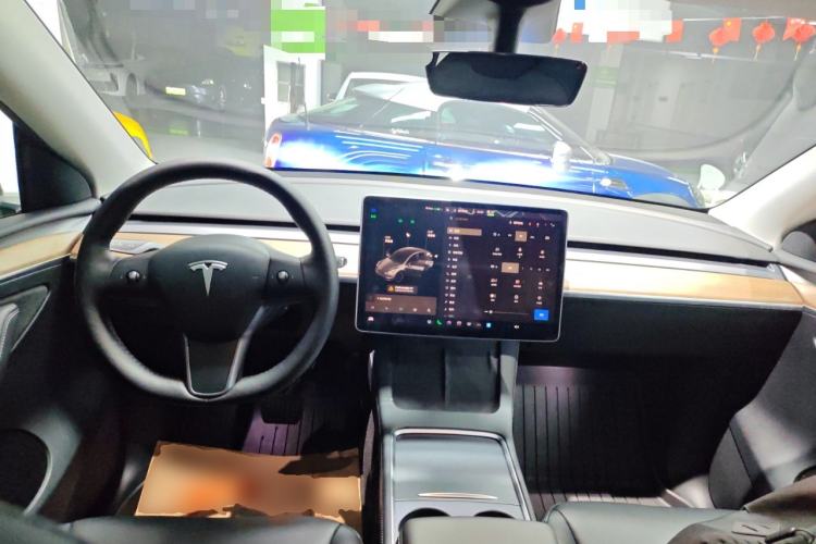 Used Tesla Model Y 2021 Long-Range All-Wheel-Drive Version
