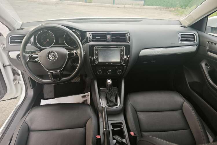 Used Volkswagen Sagitar 2015 1.6L Automatic Comfort Model