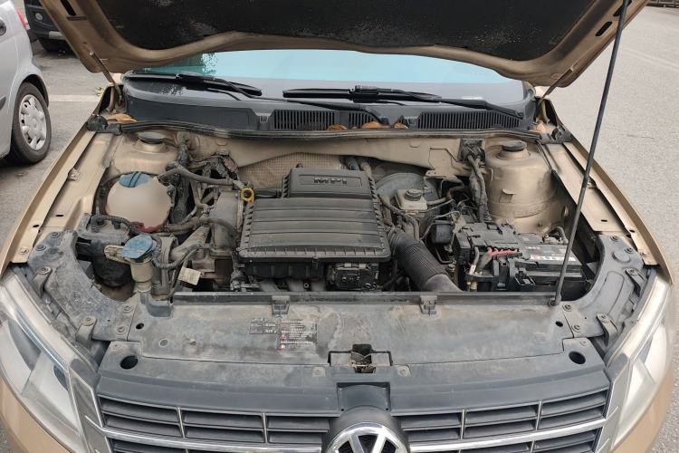 Used Volkswagen Lavida 2013 Restyled Classic 1.6L Manual Comfort Edition
