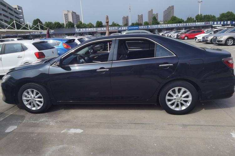 Used Toyota Camry 2016 2.0G 10th Anniversary Leading Edition
