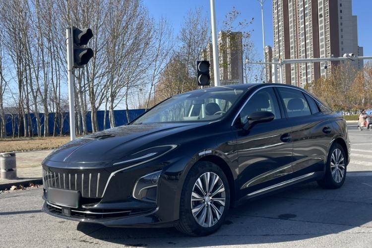 Used Hongqi E-QM5 2022 431 km Charge & Enjoy Edition