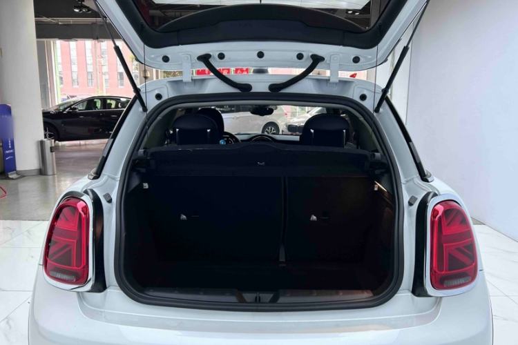 Used  MINI 2023 1.5T ONE
