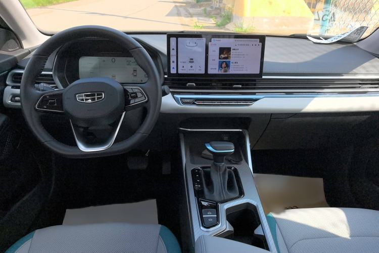 Used Geely Auto Emgrand 2023 4th Generation Champion Edition 1.5L CVT Flagship Model
