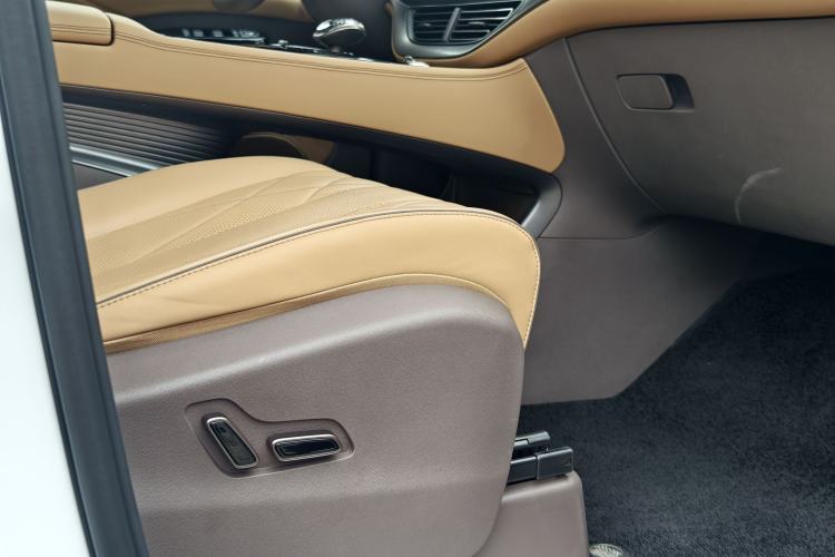 Used Denza D9 2022 DM-i 970 Four-Wheel Drive Flagship Model