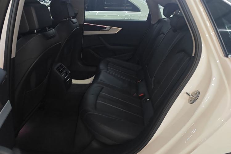 Used Audi A4L 2020 40 TFSI Luxury Dynamic Model
