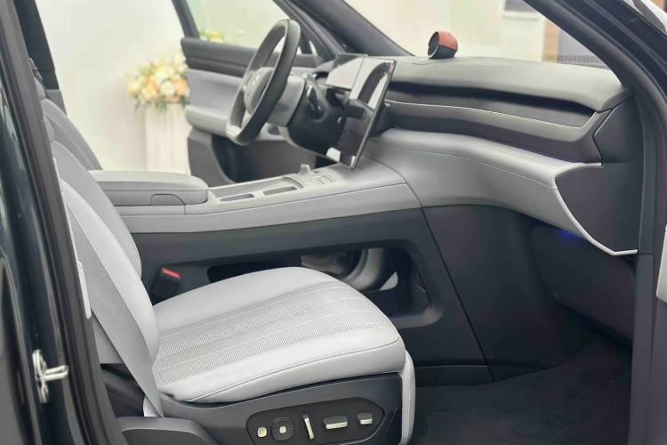 Used Nio ES8 2024 100kWh Signature Edition
