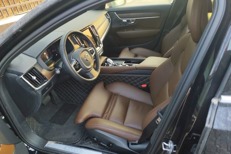 Used Volvo S90 2025 B5 Zhiyuan Luxury Edition
