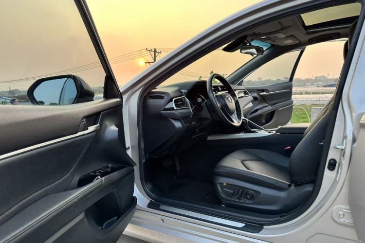 Used Toyota Camry 2019 Revised Version Dual-Engine 2.5 HG Luxury Edition
