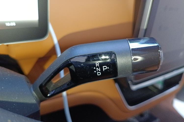 Used  LEVC L380 2024 140-Degree 6-Seater All-Wheel-Drive Ultra
