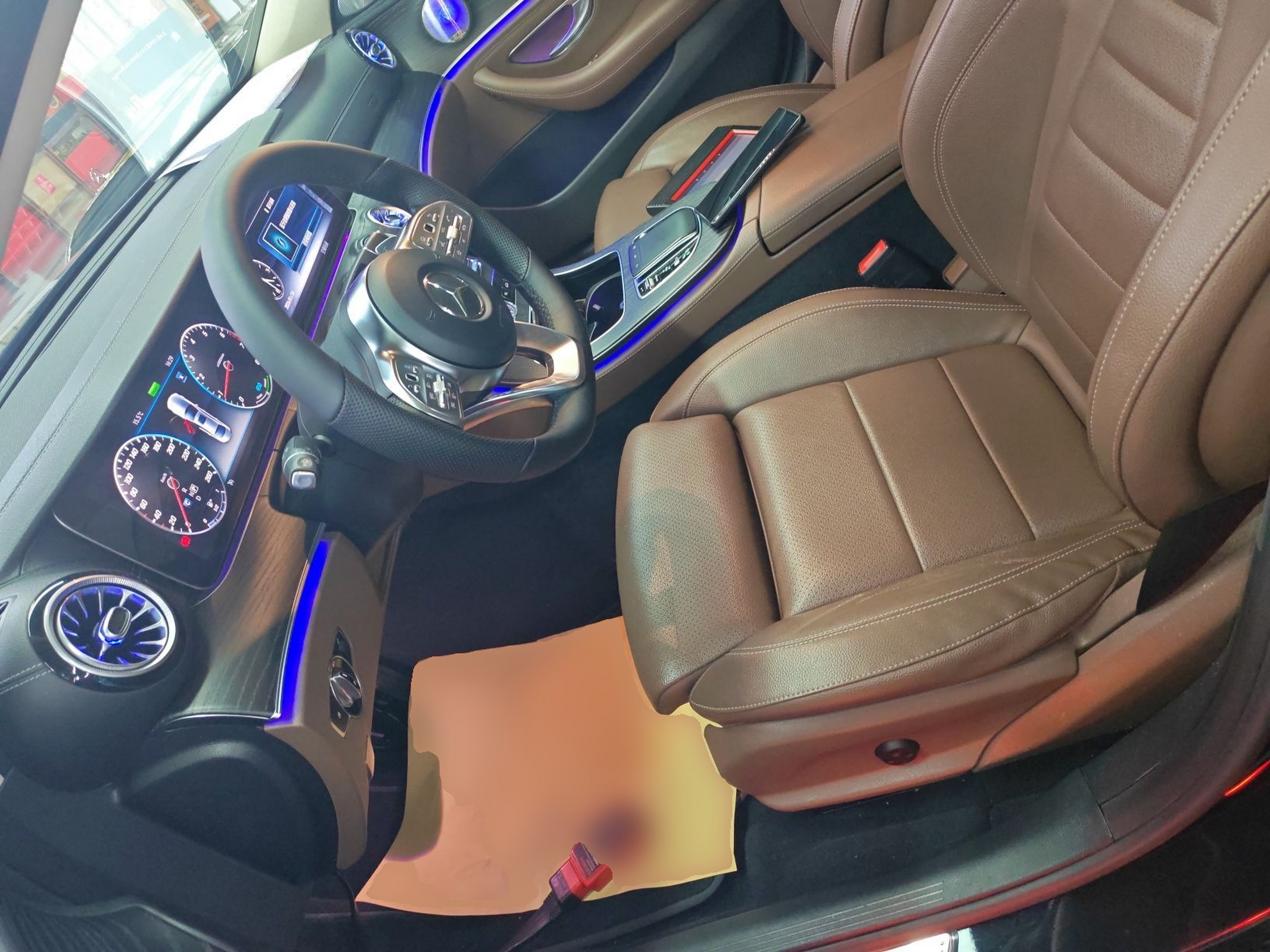 المقاعد الأمامية داخل السيارة