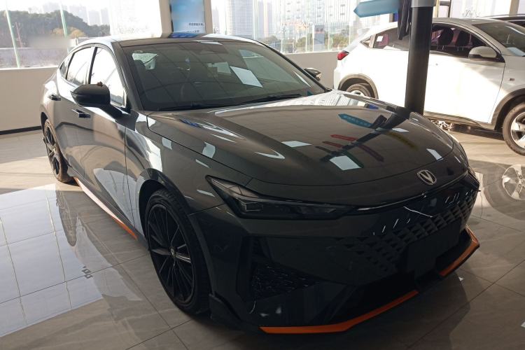 Used Changan UNI-V 2024 1.5T Prestige Sport Edition
