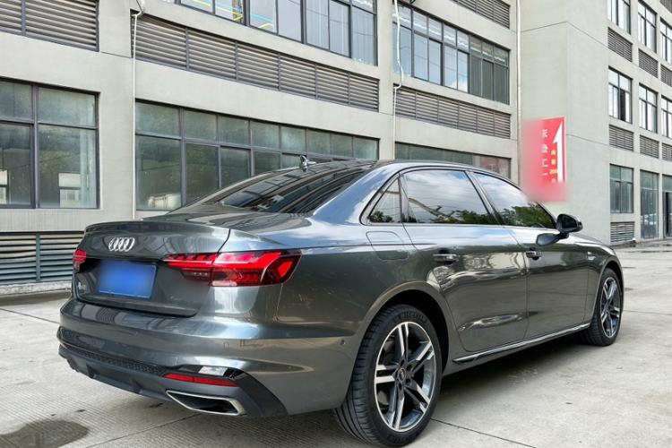 Used Audi A4L 2022 40 TFSI Luxury Dynamic Model
