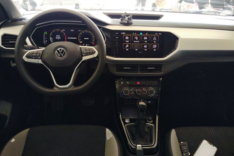 Used Volkswagen Tacqua 2021 200TSI DSG JoyConnect Edition
