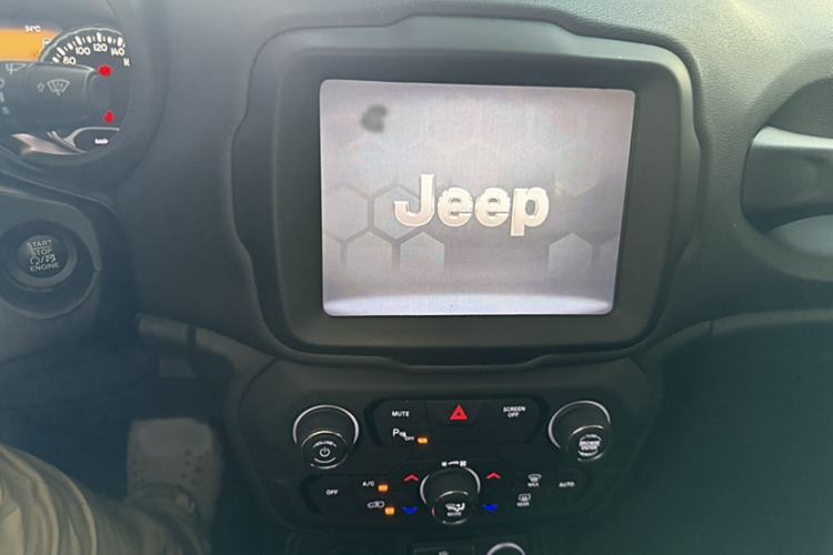 Used  Renegade 2018 Connected Large Screen Version 180TS Automatic Four-Wheel Drive All-Terrain Version
