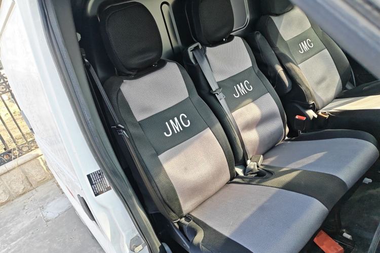 Used JMC Fushun 2022 2.0T Manual Van Short Wheelbase Mid-Height Roof 3-Seater
