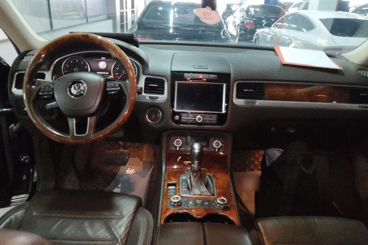 Used Volkswagen Touareg 2011 3.0 TSI Comfort Version