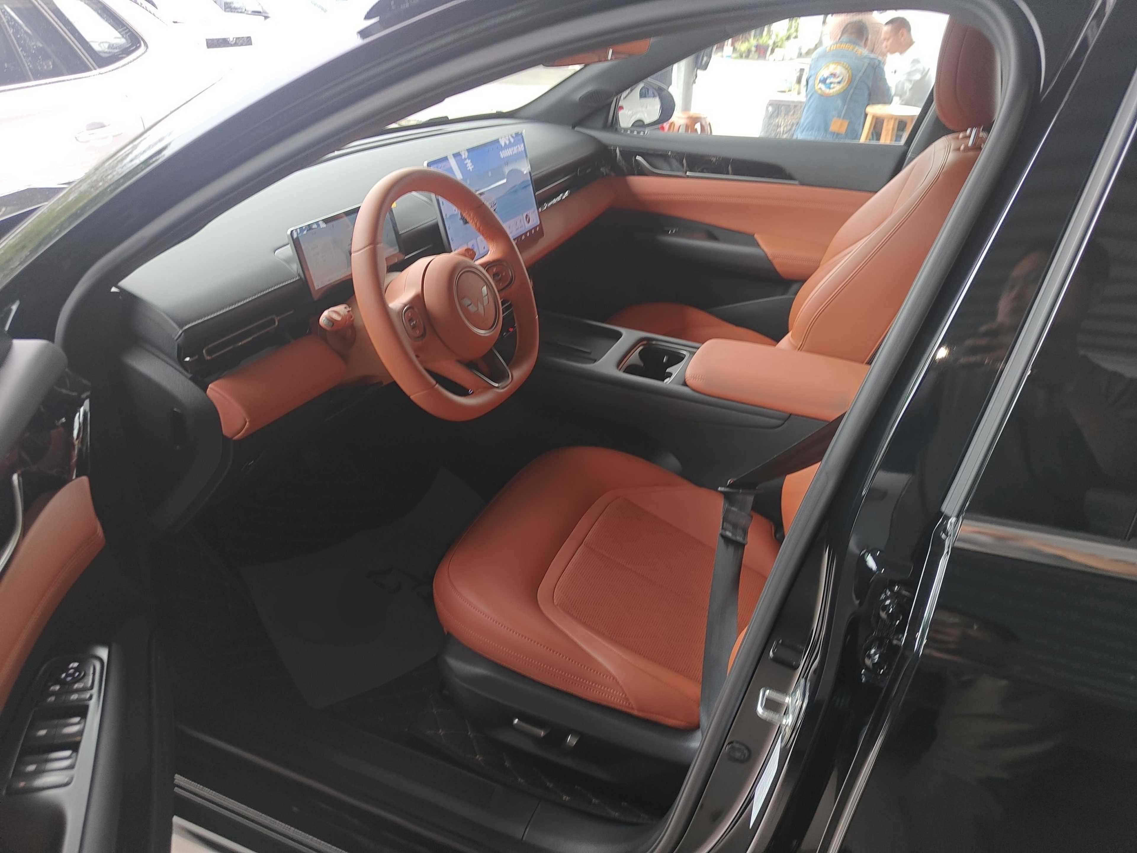 Переднее сиденье в автомобиле