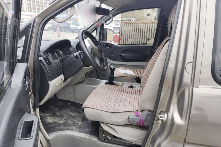 Used FORTHING Lingzhi 2015 V3 1.5L 5-Seater Special Offer Model
