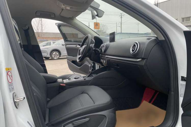 Used Audi A3 2014 Limousine 35 TFSI Automatic Advanced Model
