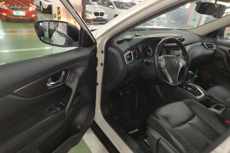 Used Nissan X-Trail 2015 2.0L CVT Comfort MAX Edition 2WD