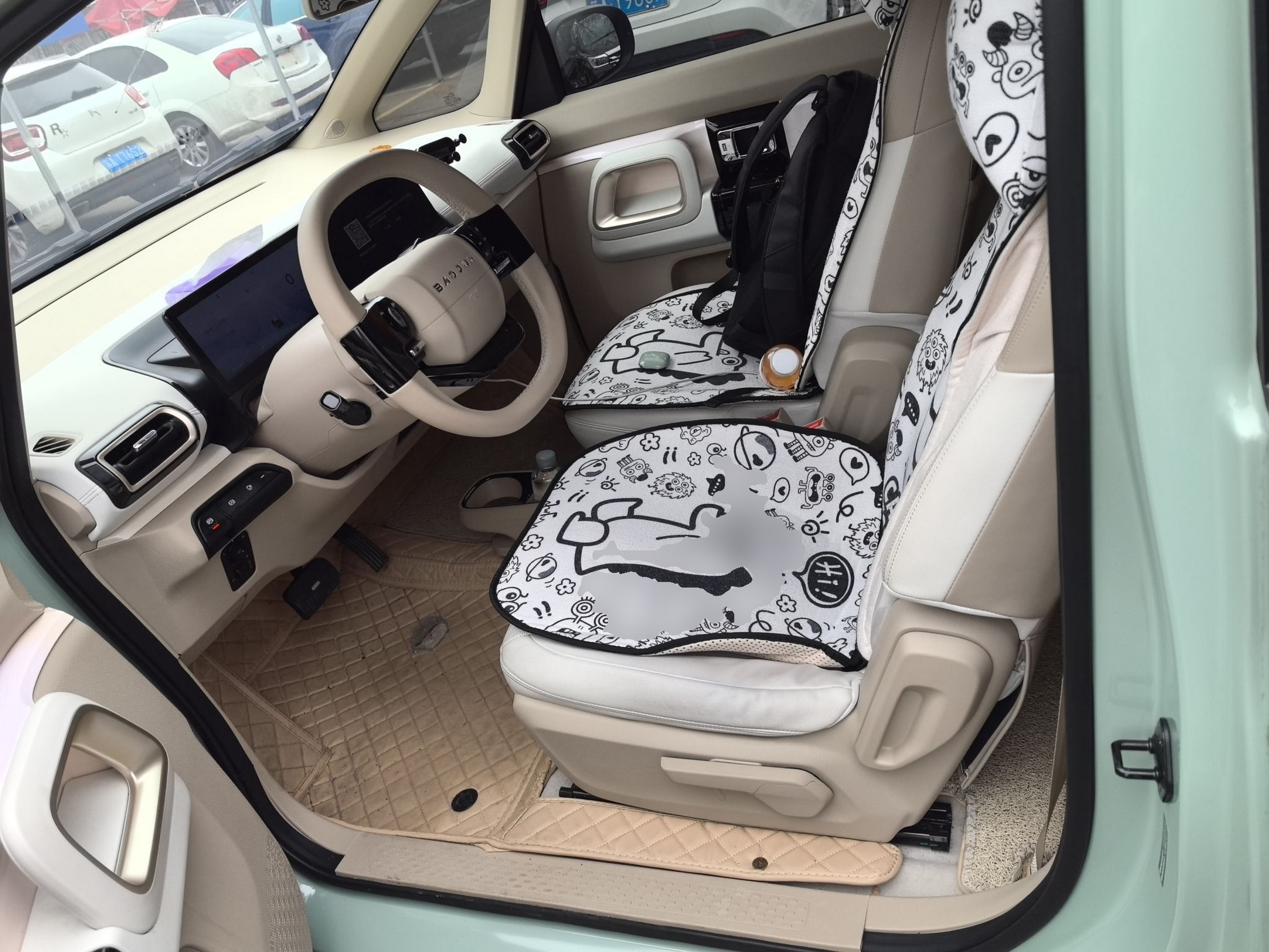 Переднее сиденье в автомобиле