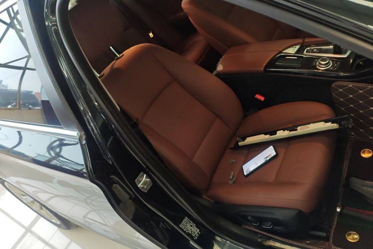 Used BMW 5 Series 2014 520Li Elegant Model
