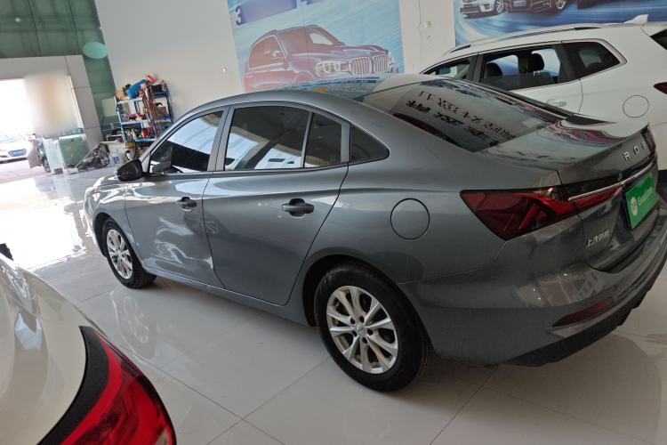 Used Roewe i5 2023 1.5L Manual Comfort Edition
