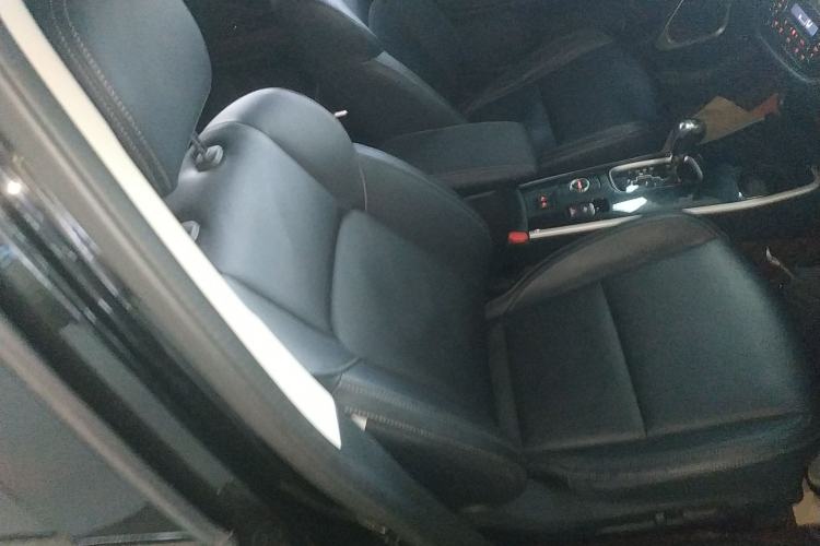 Used Mitsubishi Outlander 2019 2.4L 4x4 Zhi Xiang Edition 7 Seats China VI Standard