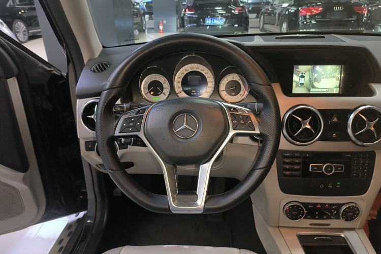 Used Mercedes-Benz GLK-Class 2015 GLK 260 4MATIC Dynamic Edition Ultimate Version
