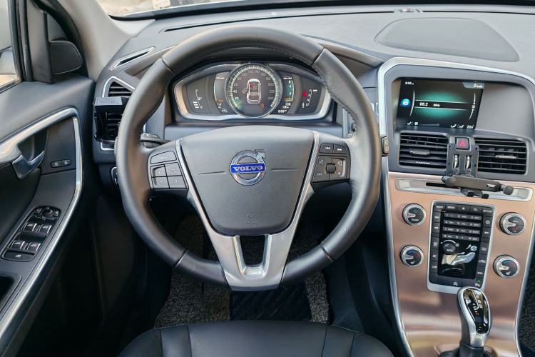 Used Volvo XC60 2017 T5 Smart Upgrade Edition