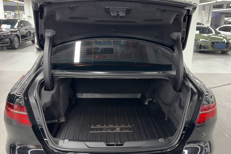 Used Jaguar XEL 2024 2.0T 250 PS R-DYNAMIC S Advanced Sport Edition
