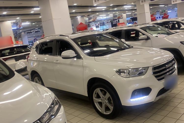Used Haval H2 2018 Chuanxiang Edition Blue Badge 1.5T Dual-Clutch Two-Wheel Drive Fashionable Model
