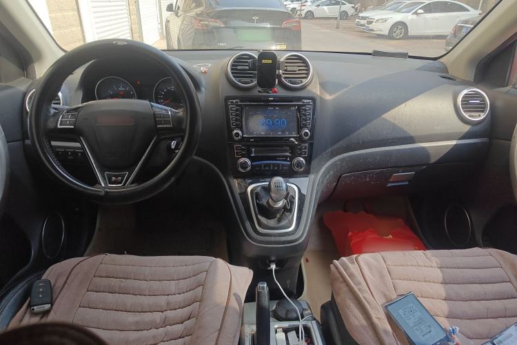 Used Haval H6 2015 Upgraded Model 1.5T Manual Two-Wheel Drive Elite Version
