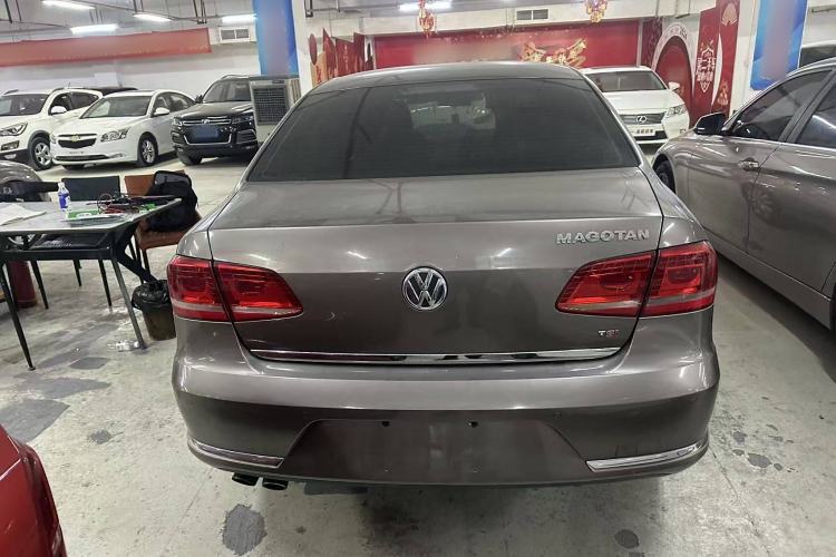 Used Volkswagen Magotan 2015 1.8TSI Luxury Model
