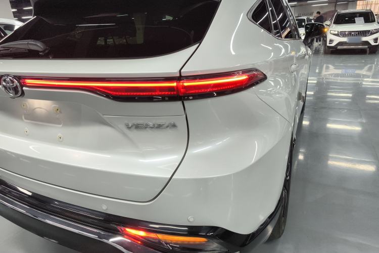 Used Toyota Venza 2023 2.0L CVT Two-Wheel Drive Prestige Version