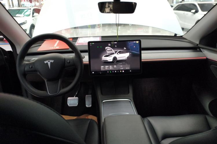 Used Tesla Model Y 2023 Rear-Wheel-Drive Version
