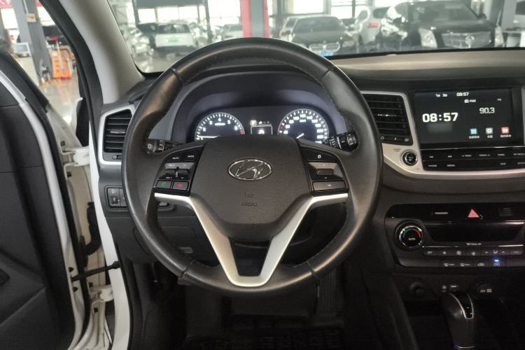 Used Hyundai Tucson 2015 1.6T Dual-Clutch Two-Wheel-Drive Smart Model
