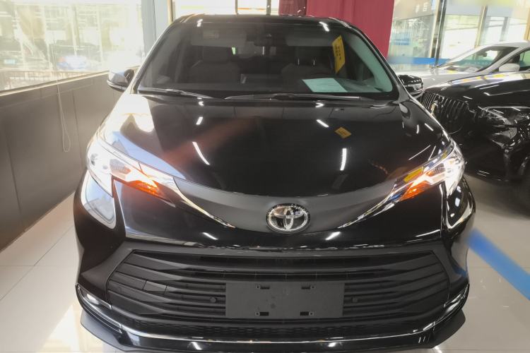 Used Toyota Sienna 2024 2.5L Hybrid Comfort Edition
