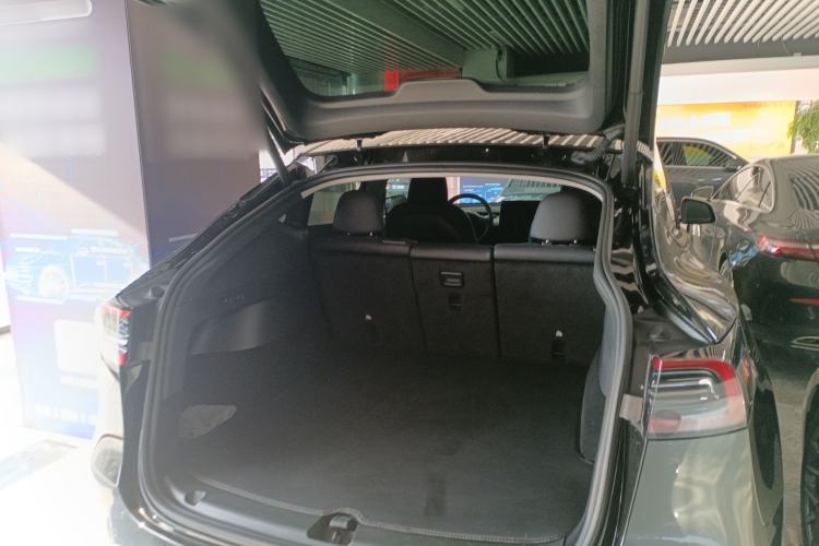 Used Tesla Model Y 2023 Rear-Wheel-Drive Version
