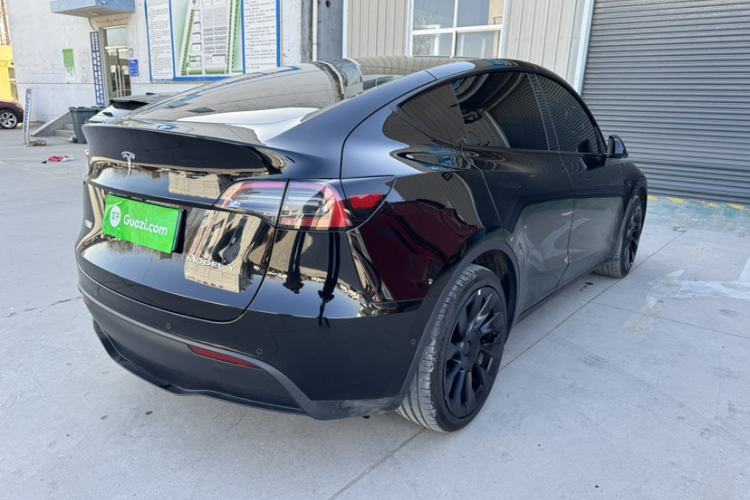 Used Tesla Model Y 2023 Long-Range All-Wheel-Drive Version
