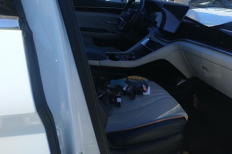 Used BYD Song PLUS New Energy 2024 HONOR Edition DM-i 110km Flagship PLUS
