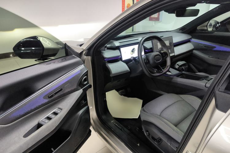 Used Lynk & Co 08 EM-P 2023 245km Ultra-Long Range Halo
