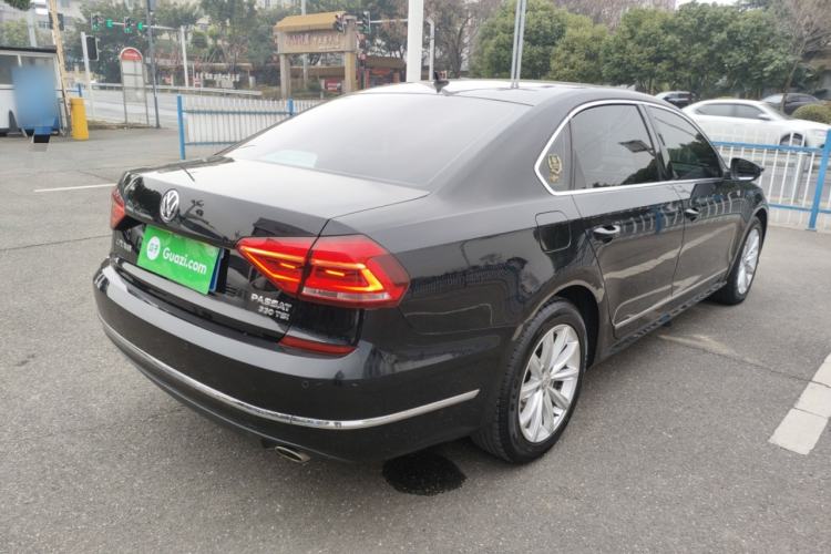 Used Volkswagen Passat 2017 330TSI DSG Luxury Edition
