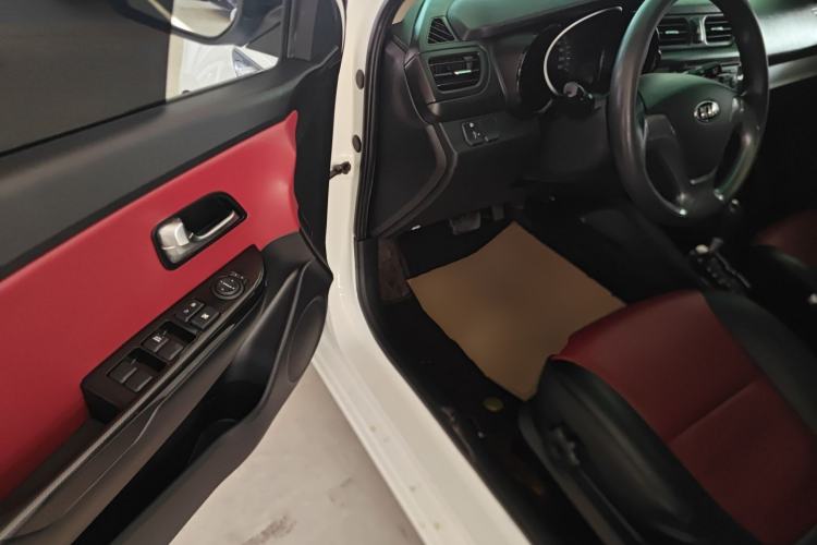 Used Kia K2 2015 Hatchback 1.4L AT GLS Cool Edition