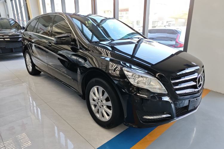 Used Mercedes-Benz R-Class 2017 R 320 4MATIC Business Edition Prestige Model
