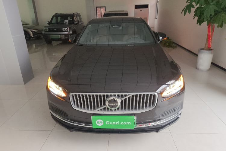 Used Volvo S90 New Energy 2025 Plug-in Hybrid Four-Wheel Drive Long-Range Luxury Smart Edition
