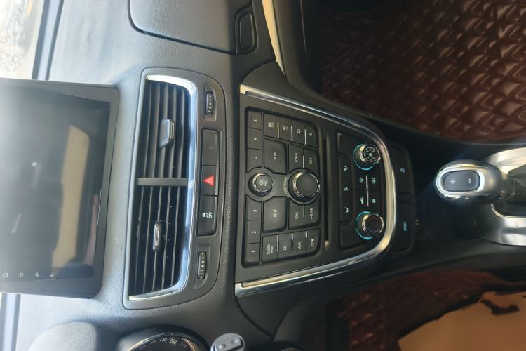 Used Buick Encore 2015 1.4T Automatic Two-Wheel Drive Urban Elite Version
