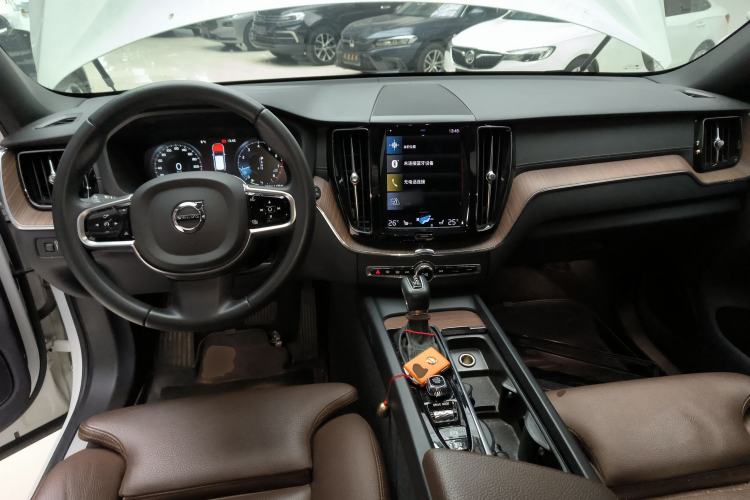 Used Volvo XC60 2021 T5 4x4 Smart Luxury Edition